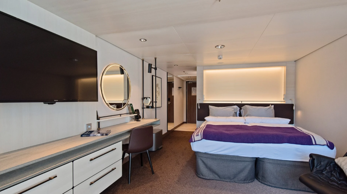 Hurtigruten - MS Fridtjof Nansen - Expedition Suite ME.png